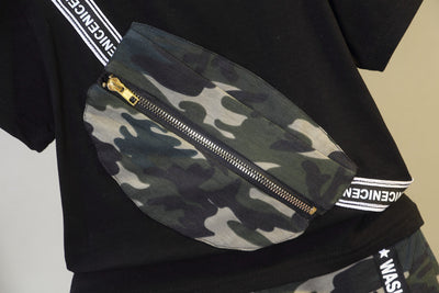 Traje Corto Camuflaje Moderno para Niño con Bolso Bandolera - Image 4