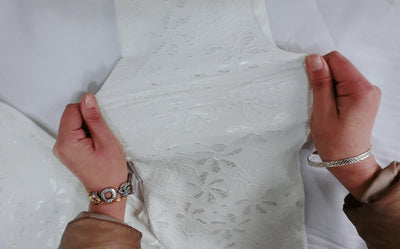 Pantalones Lápiz para Mujer con Detalles de Encaje - Image 11