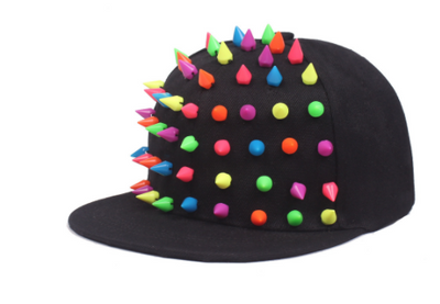 Gorras Negras con Remaches - Image 7