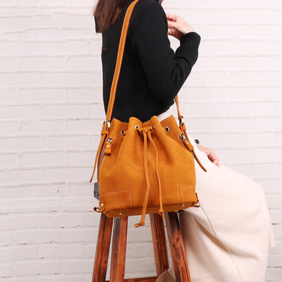 Mochila Multifuncional Elegante con Estilo Contemporáneo - Image 2