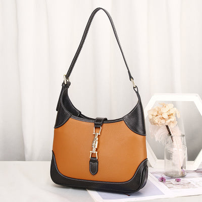 Bolsa Axilar de Cuero Suave para Mujer - Bandolera Compacta - Image 5