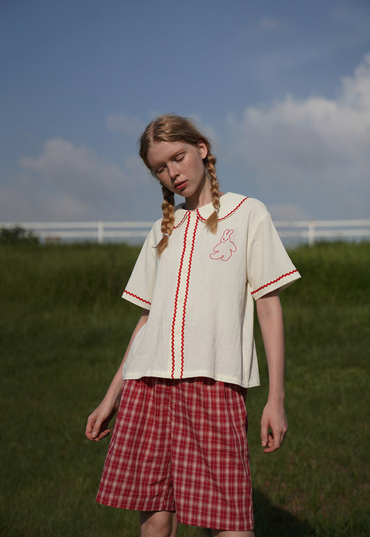 Camisa Beige con Bordado de Conejo y Diseño Ondulado - Image 7