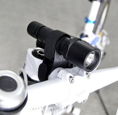 Luz LED de Seguridad para Bicicleta con Correa Ajustable - Image 4