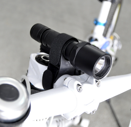 Luz LED de Seguridad para Bicicleta con Correa Ajustable - Image 4