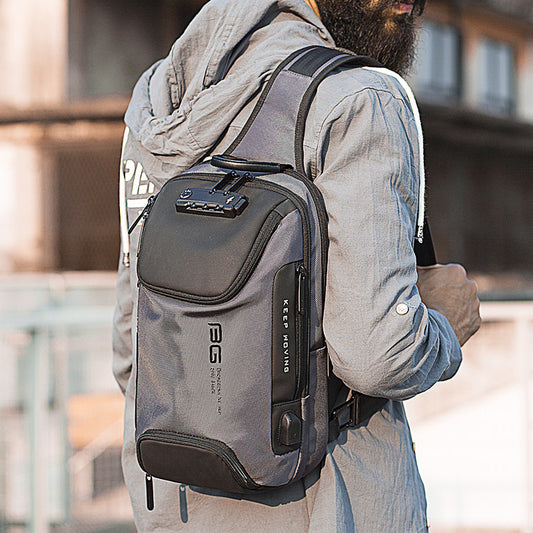 Mochila de Pecho con Carga USB para Aventuras al Aire Libre - Image 2
