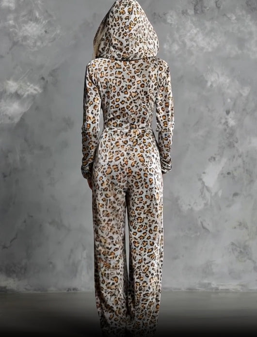 Jumpsuit Leopardo Terciopelo Oversize con Capucha - Image 10