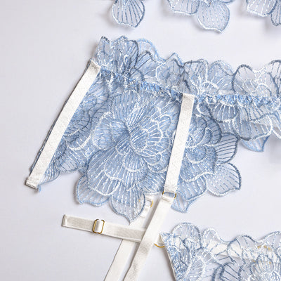 Conjunto de Lencería Transparente de Tres Piezas con Encaje Floral - Image 37