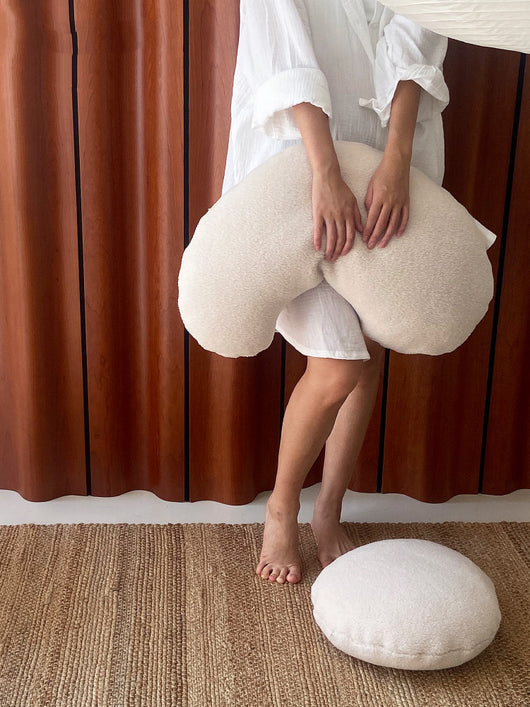 Almohada de Terciopelo Suave Cordero Toffee Blanco con Núcleo Reforzado - Image 9