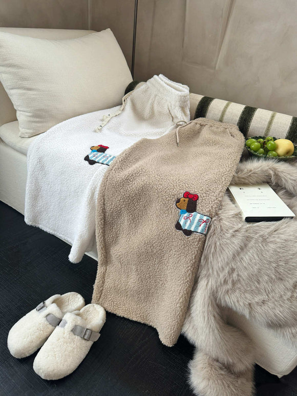 Pantalones Anchos de Lana Cordero con Bordado de Cachorro - Casual y Cómodo
