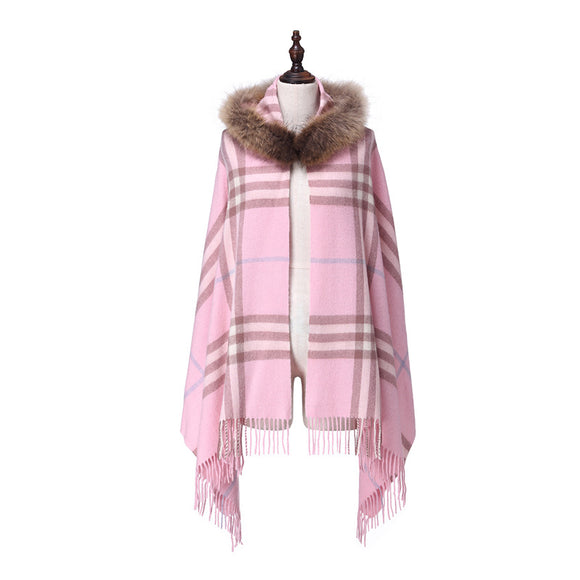 Chal de Lana a Cuadros con Cuello de Piel de Mapache