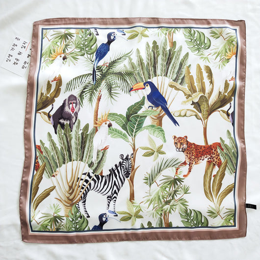 Pañuelo de Seda Vintage Pequeño - Image 4
