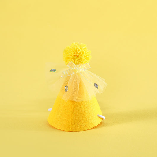 Conjunto de Accesorios para Mascotas: Falda de Tul con Lentejuelas, Babero de Encaje y Sombrero de Fieltro - Image 10