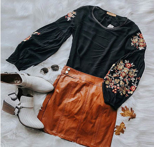 Blusa Casual para Mujer con Bordados y Mangas Linterna - Image 11