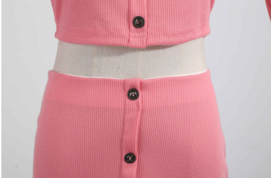 Conjunto Femenino Elegante Hombros Descubiertos con Botones - Falda y Blusa Ajustada - Image 24