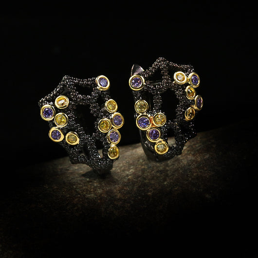 Aretes Flor de Diamante Hueco con Cristales Brillantes - Image 5