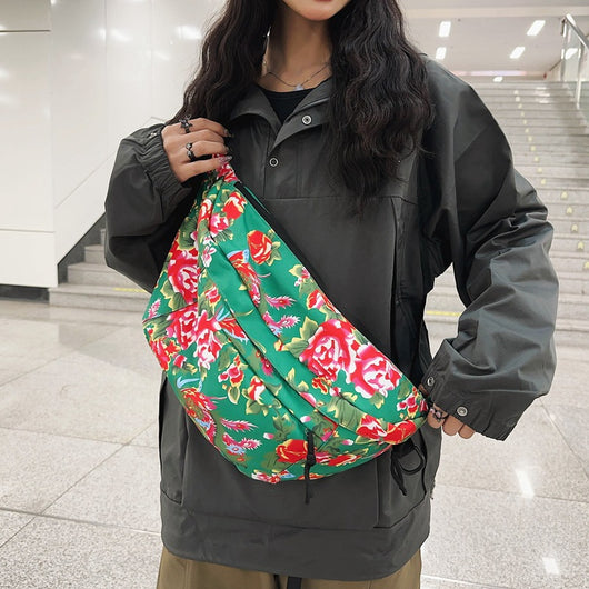 Bolsa Pecho Artística de Moda Contemporánea - Image 4