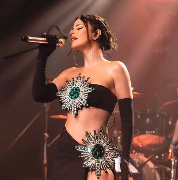 Conjunto Bandage con Crop Top de Strass y Falda Asimétrica