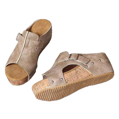 Sandalias Cuña Talla Grande con Remaches - Image 5