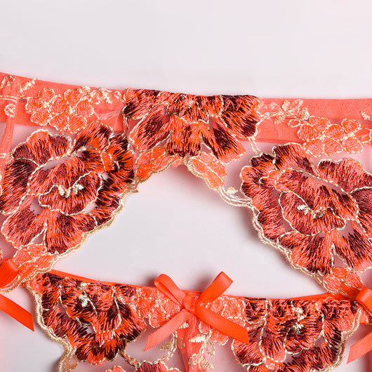 Conjunto de Lencería Bordada de Diseño Industrial para Mujer - Image 12
