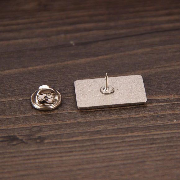 Broche Insignia Unisex de Moda - Accesorio Versátil