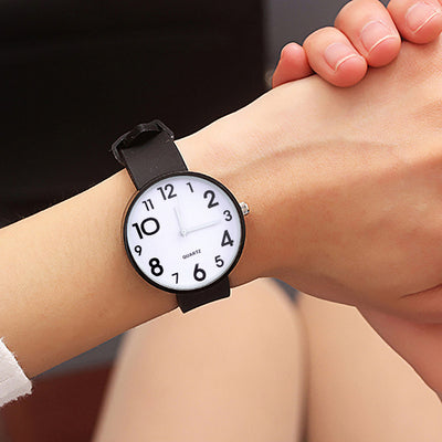 Reloj de Pareja Minimalista con Disco Pequeño - Image 4