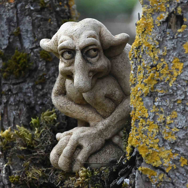 Escultura Gótica de Piedra Fundida - Gárgola y Trol Decorativo en Resina