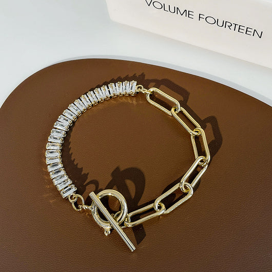 Pulsera de Circonita con Hebilla OT y Costuras Decorativas - Image 2