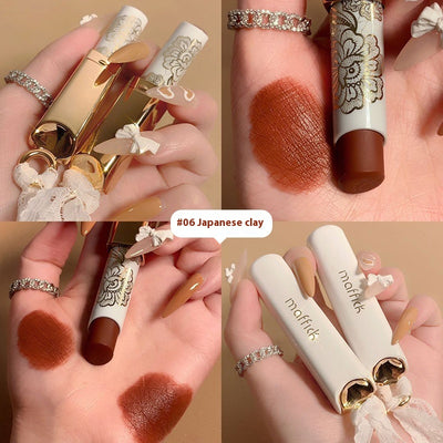 Labial Mate Larga Duración Miel y Encaje - Acabado Sedoso - Image 9