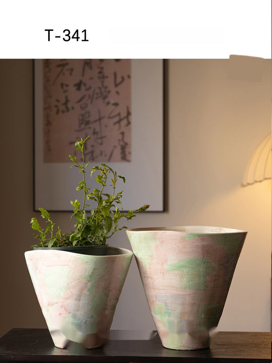 Maceta de Cerámica Artesanal con Diseño Contemporáneo - Image 7