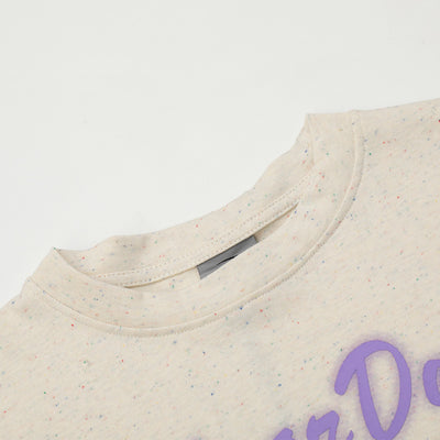 Playera Estampada con Letras de Colores para Hombre - Image 4