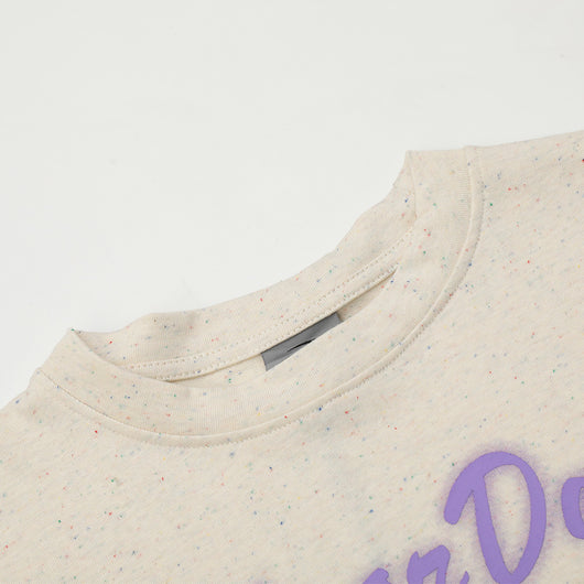 Playera Estampada con Letras de Colores para Hombre - Image 4
