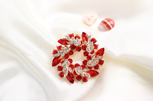 Broche Floral de Cristal con Incrustaciones de Diamantes - Image 6