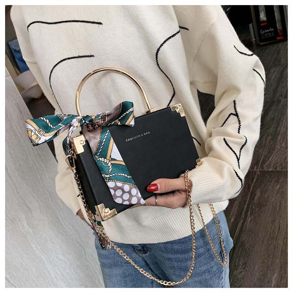 Bolsa Mensajera de Cadena para un Hombro