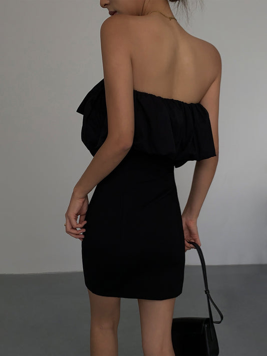 Vestido Negro Elegante con Volante y Hombro Descubierto - Image 2