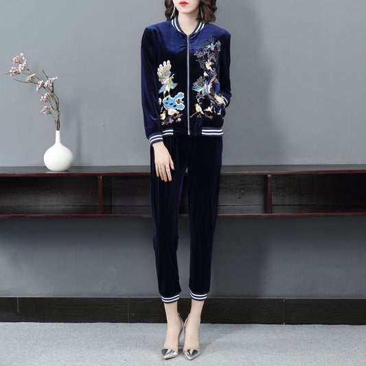 Traje de Terciopelo con Bordado Aviar para Mujer - Image 2