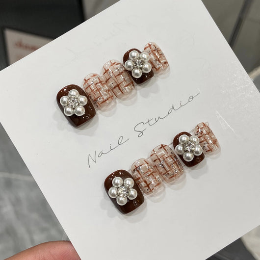 Uñas Postizas de Diseño Nupcial para Otoño e Invierno - Image 3