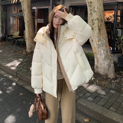 Chaqueta Corta Acolchada para Mujer con Capucha - Cálida y Resistente al Viento - Image 4