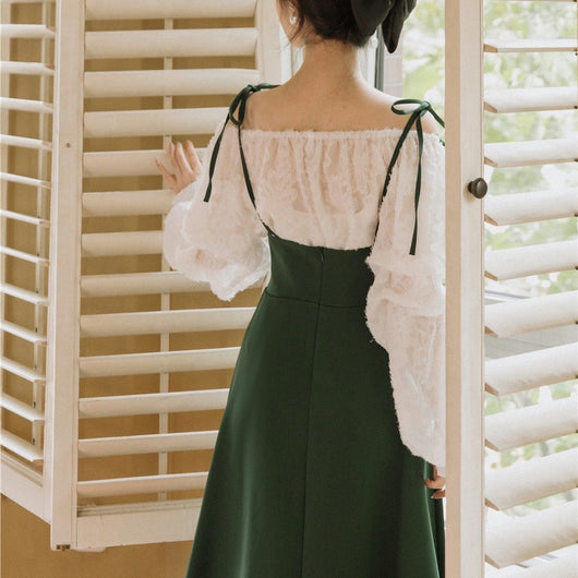 Blusa Blanca de Manga Larga con Falda de Tirantes - Image 13