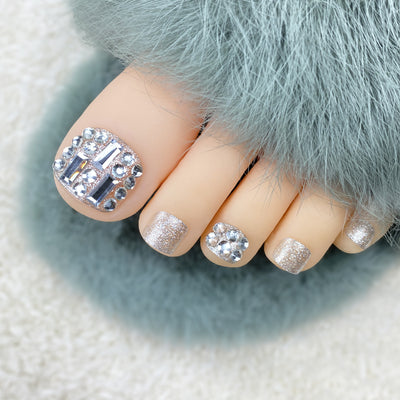 Tiras de Uñas con Cristales Brillantes Plateadas - Image 9