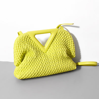 Bolso Nube Triangular de Cuero Vacuno Texturizado - Image 5