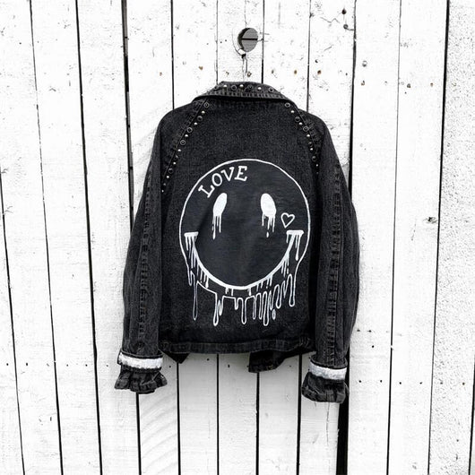 Chaqueta Suelta con Mangas Murciélago y Detalles de Cuentas Impresas en Negro - Image 3