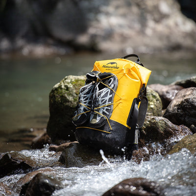 Mochila Impermeable con Compartimento Seco y Húmedo