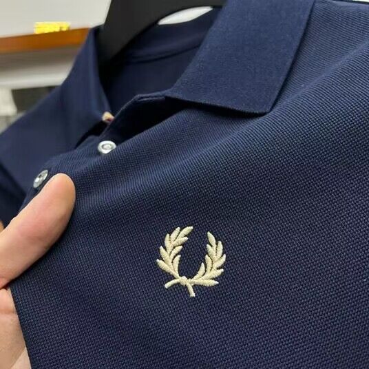 Polo Ejecutivo Lujo Ligero Manga Media con Bordado