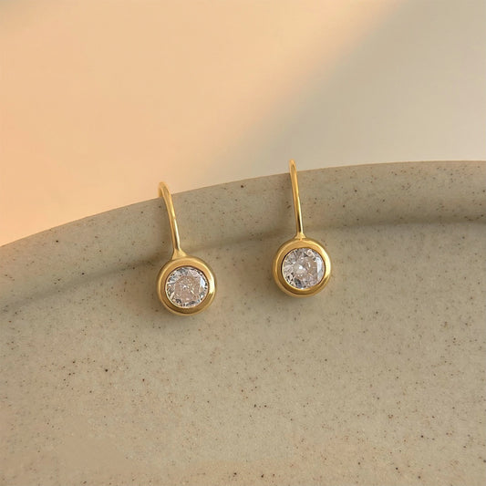 Aretes Minimalistas de Circón Redondo para el Día a Día
