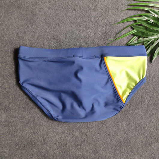 Bañador Triángulo Clásico en Nylon Resistente - Image 10