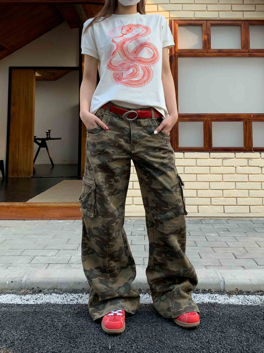 Overol Denim Camuflado con Bolsillos 3D y Cierre - Image 3