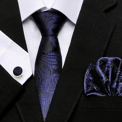 Traje Tres Piezas para Hombre Serie Flor de Anacardo con Corbata