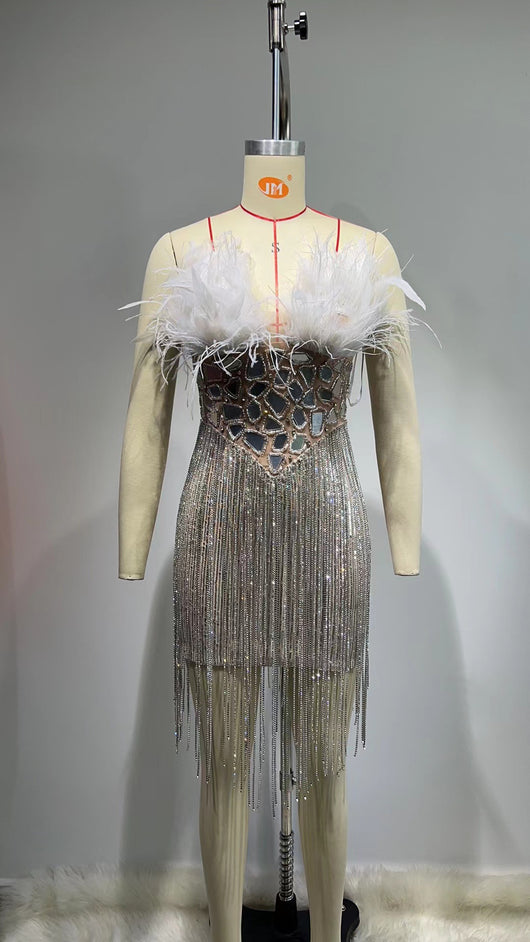 Vestido Tubo Escotado con Borlas - Diseño Elegante y Moderno - Image 3