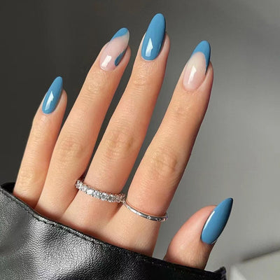 Esmalte de Uñas Profesional con Detalles Dorados y Lunares Plateados - Image 10