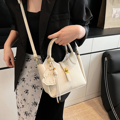 Bolsa Mensajera de Moda Estilo Bucket - Portátil y Versátil - Image 25